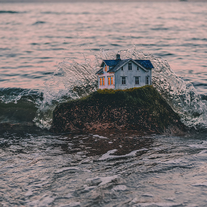 I Put Houses Into Places They Don’t Belong In (17 Pics)