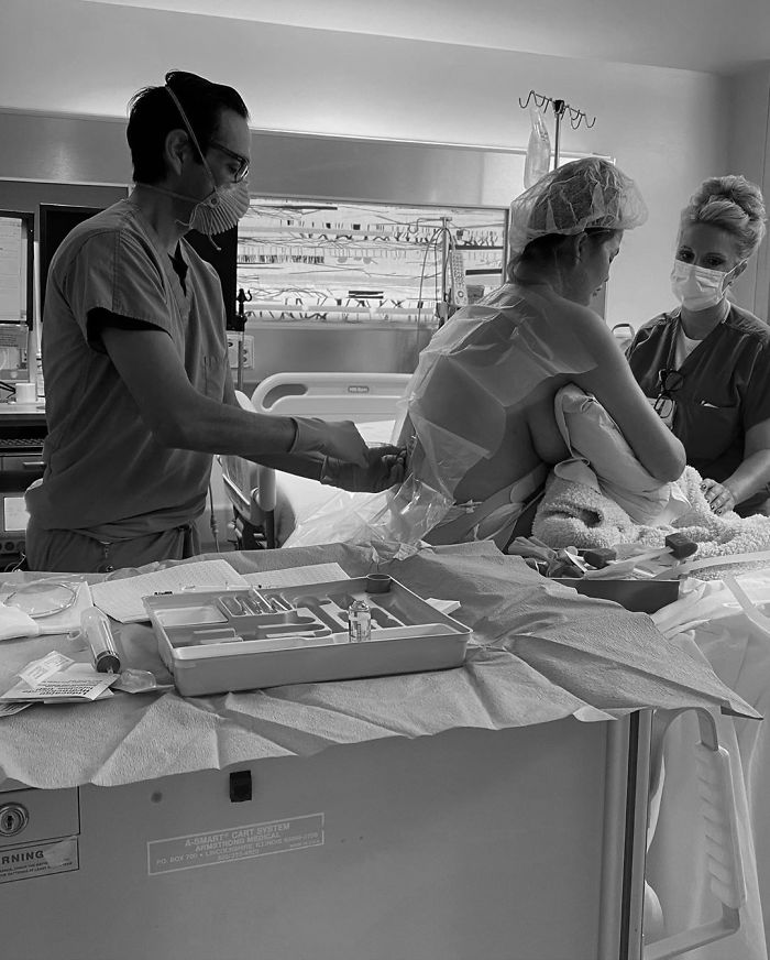 Chrissy Teigen Suffers A Miscarriage, People Support Her And Say She Helped Other Mothers Feel Less Alone