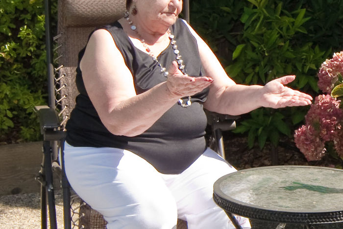 Parent Asks How To Tell Her Kid She Doesn't Want To See Her Anymore Once She Turns 18, Gets Shut Down Parent Asks How To Tell Her Kid She Doesn't Want To See Her Anymore Once She Turns 18, Gets Shut Down