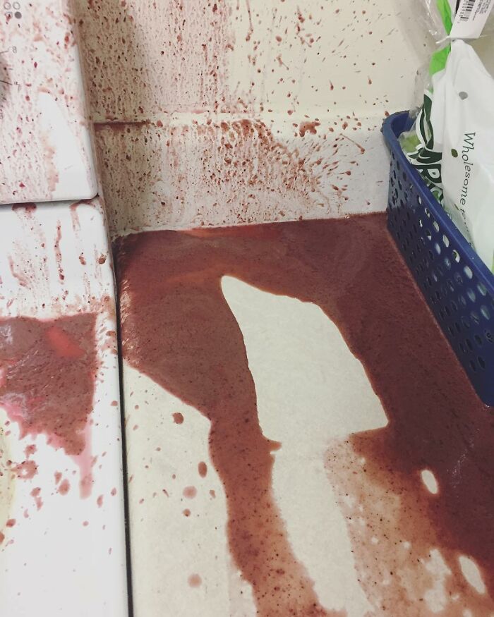 A Late Night Shakeology Craving Turned Into A Reallllly Big Disaster 😭😭😭😭!! I Don't Know What I'm More Upset About--- The Fact That I Have A Huuuuge Mess To Clean Up Or The Fact That I Wasted My Shakeo 😭😭!! Lesson Learned... For The Hundredth Time--- Triple.. No... Quadruple Check The Blender Cover