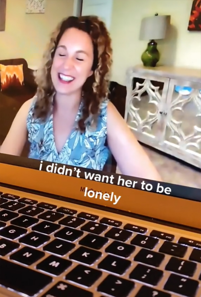 TikTokers In College Are Turning On Their Cams In Zoom Lectures So Professors Won't Have To Teach To Blank Screens TikTokers In College Are Turning On Their Cams In Zoom Lectures So Professors Won't Have To Teach To Blank Screens