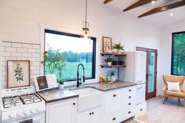 Beautiful And Affordable Tiny Home With Full Size Walk In Shower.