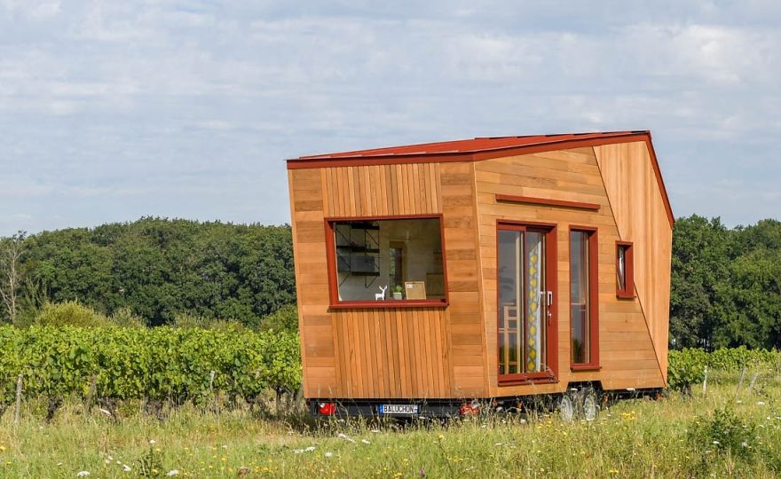 Beautiful Tiny House With Contemporary Architecture And Skylight Room. Beautiful Tiny House With Contemporary Architecture And Skylight Room.