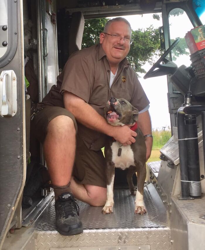 UPS-Delivery-Driver-Dogs-Scott-Hodges