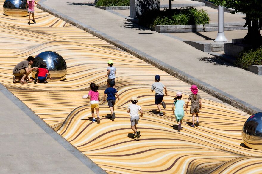 Optical Illusion Transforms A Street In Montreal Into Wavy Sand Dunes Optical Illusion Transforms A Street In Montreal Into Wavy Sand Dunes