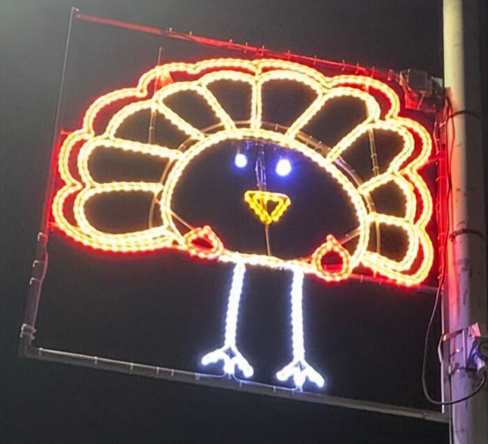 Newburgh-Scotland-Christmas-Street-Decor-Inspired-By-Drawings