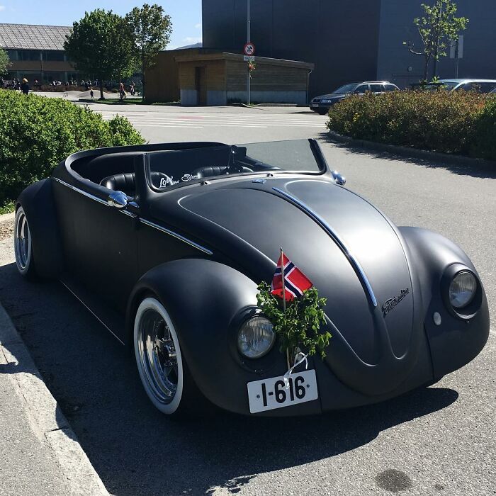 This Guy Transformed A 1961 VW Beetle Deluxe Into A Black Matte Roadster This Guy Transformed A 1961 VW Beetle Deluxe Into A Black Matte Roadster