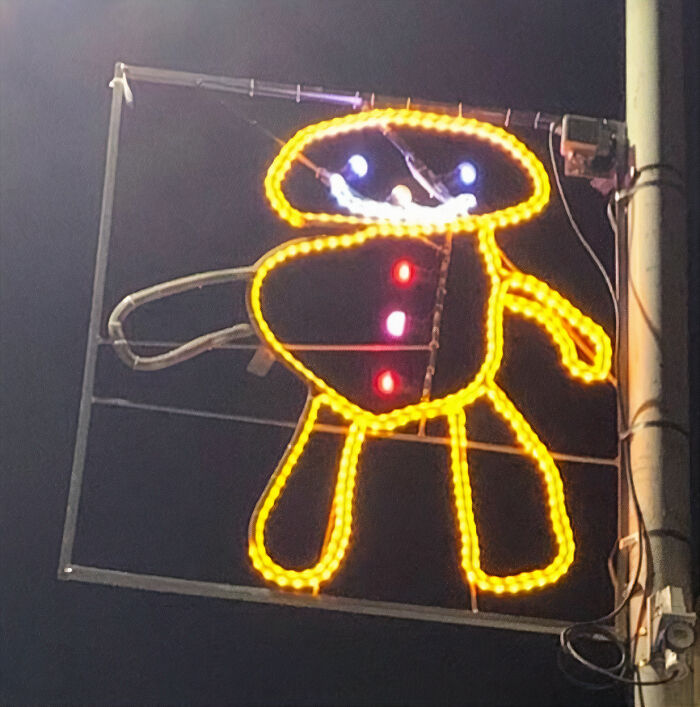 Newburgh-Scotland-Christmas-Street-Decor-Inspired-By-Drawings