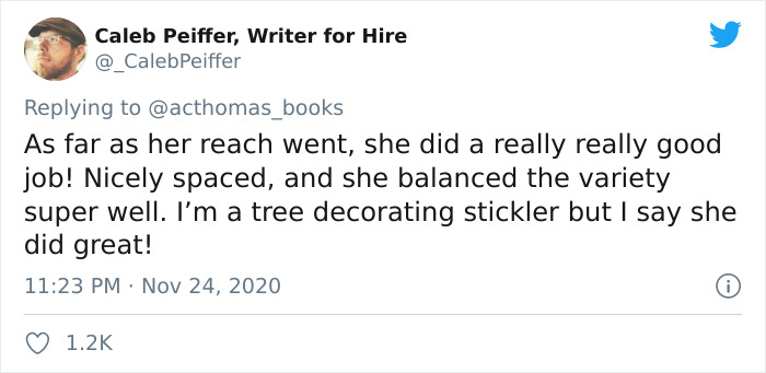 415K People On Twitter Are Cracking Up At The Way This 4 Y.O. Toddler Decorated Her Grandma's Christmas Tree 415K People On Twitter Are Cracking Up At The Way This 4 Y.O. Toddler Decorated Her Grandma's Christmas Tree