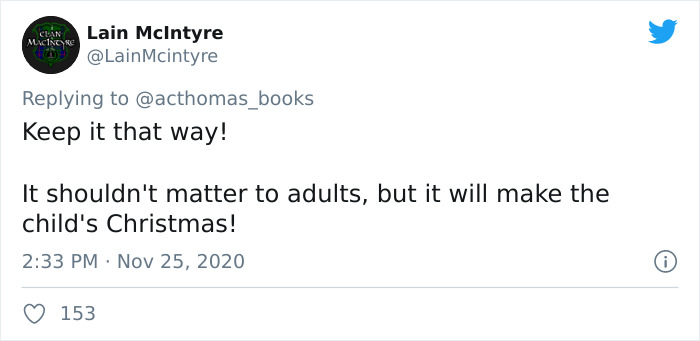 415K People On Twitter Are Cracking Up At The Way This 4 Y.O. Toddler Decorated Her Grandma's Christmas Tree 415K People On Twitter Are Cracking Up At The Way This 4 Y.O. Toddler Decorated Her Grandma's Christmas Tree