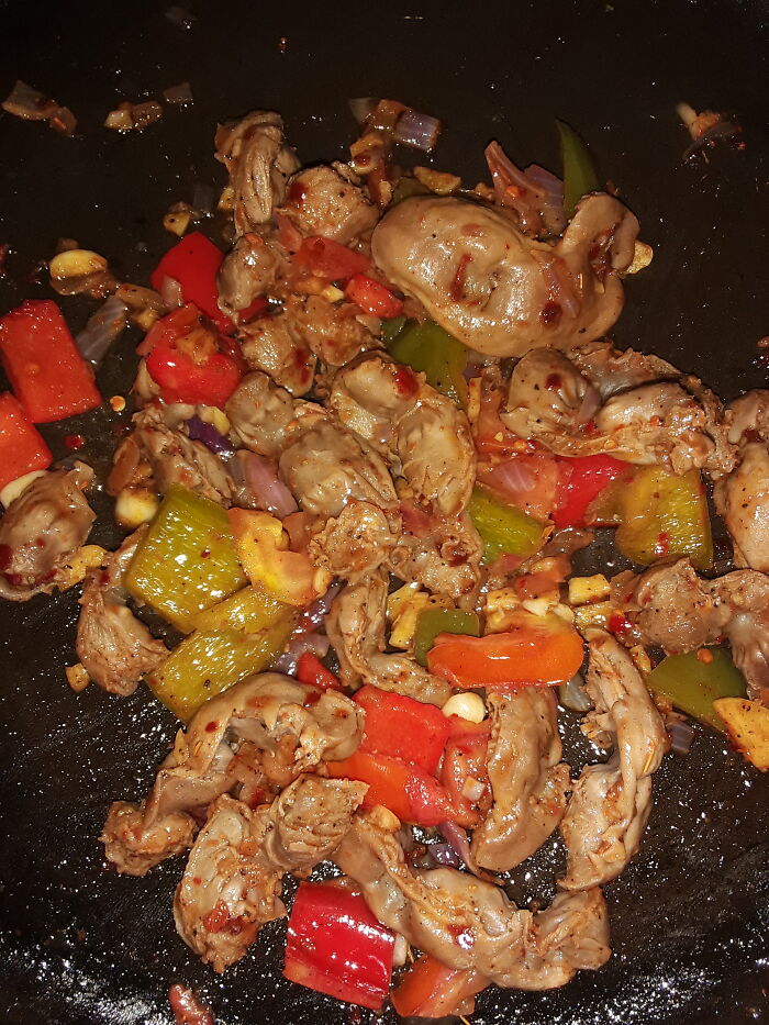 Chicken Gizzard With Onions , Garlic And Bellpepper