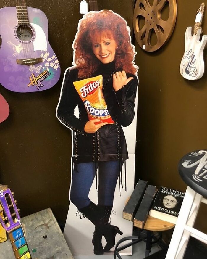 Thrift-Store-Art-Gallery-Instagram