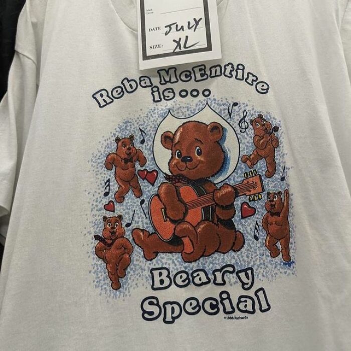 Thrift-Store-Art-Gallery-Instagram