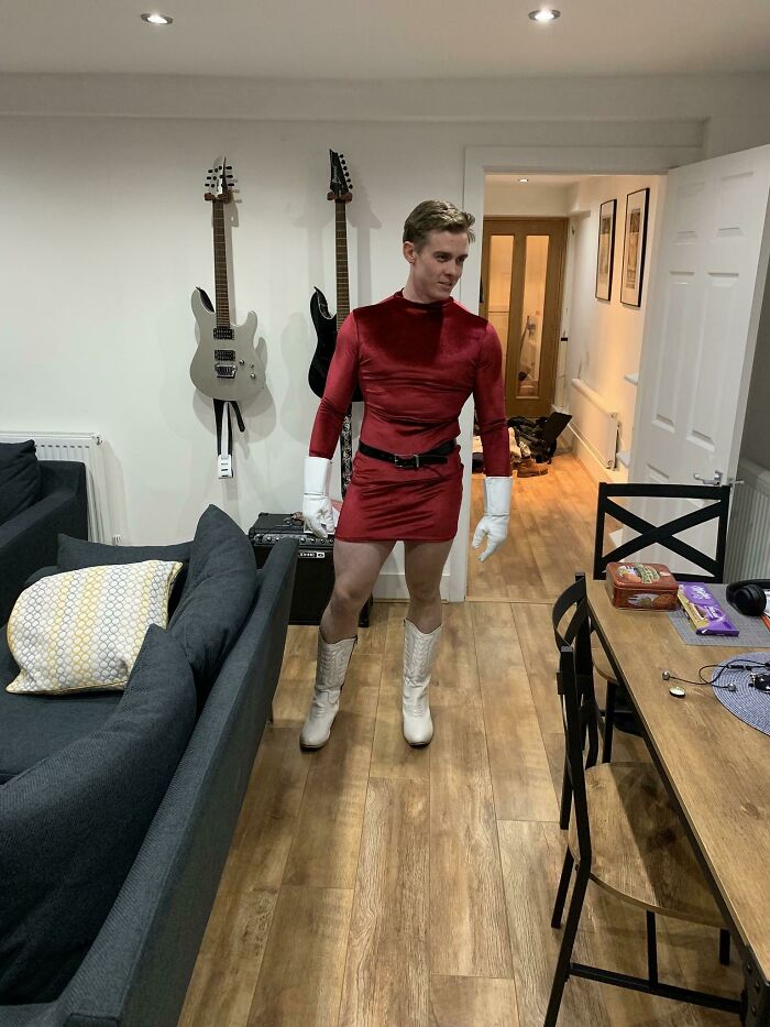 Kif, I Have Made A Halloween Costume, Inform The Men