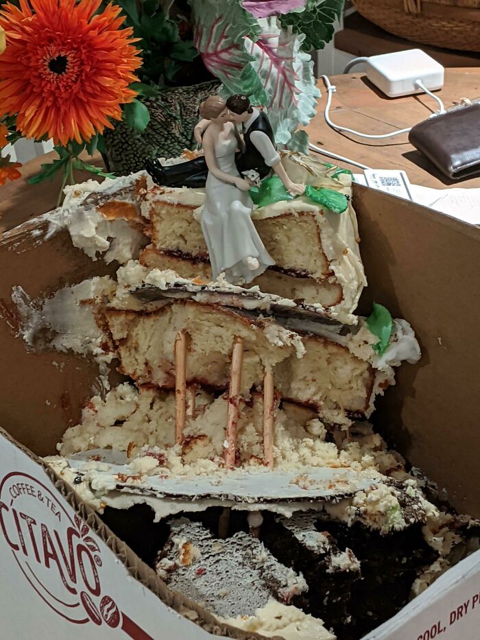 This Is How The Cake Arrived For My Brother's Wedding Tomorrow. Let Me Tell You, It Is A Perfect Metaphor For How Covid Has Affected Their Plans