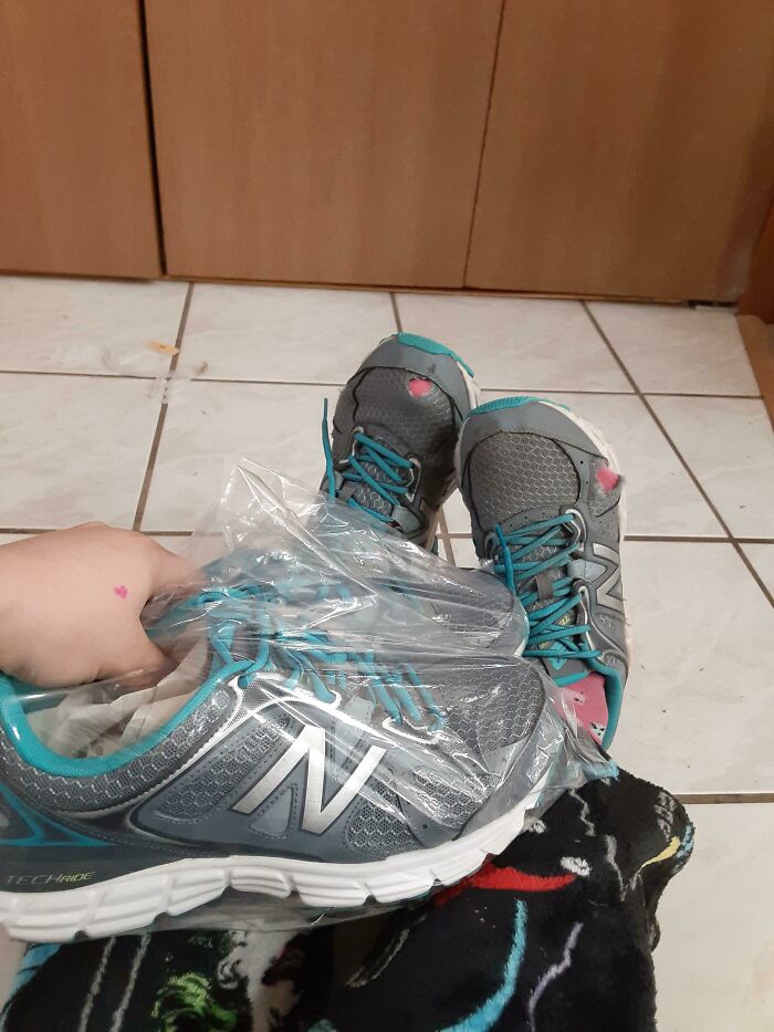 My Mom Noticed My Toes Poke Through The Shoes I Wear To Work Every Day. Today I Got This In The Mail. It's The Most Thoughtful Thing Anyone Has Ever Done For Me. I Love My Mom