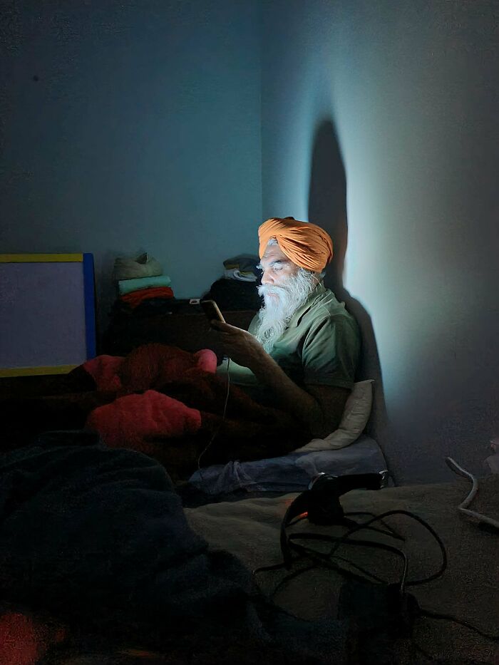 The Adoration Of The Screen.