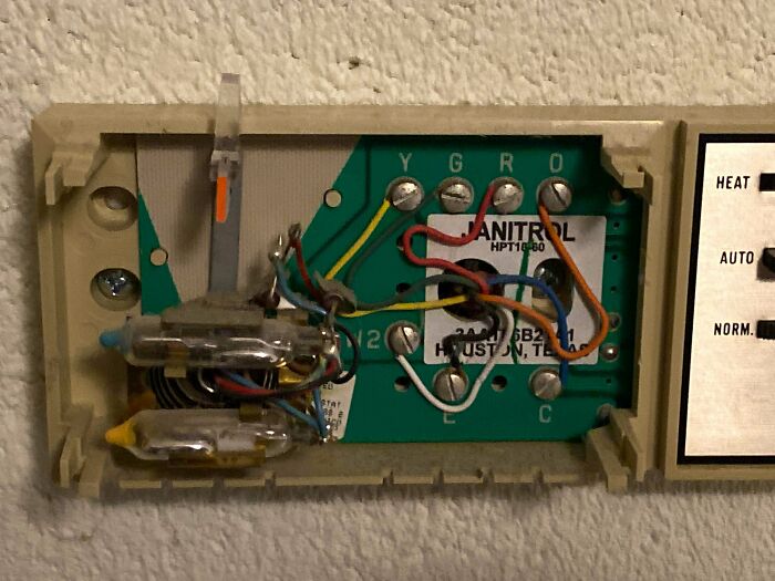 This Old Thermostat Tells What Temp To Use By A Mercury Sensor