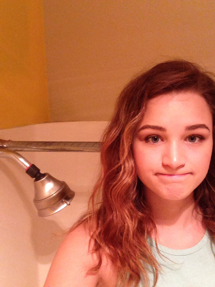 My New Apartment Has This Shower Head, And I'm Only 6'1"