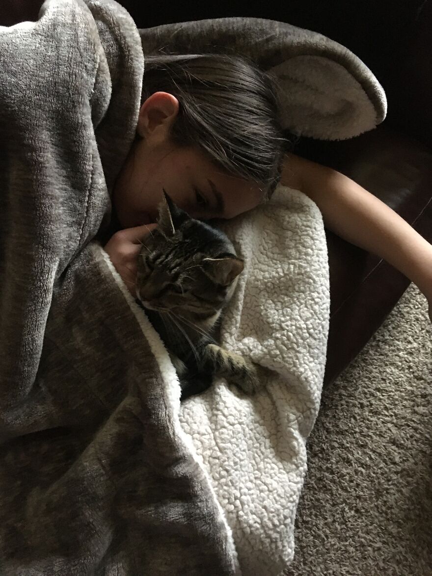 Here Are Some Pictures Of My Cat Ruth To Make You Smile #2