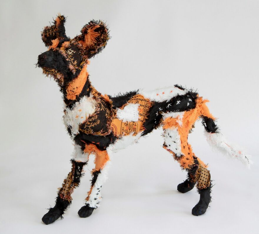 Recycled-Materials-Animal-Sculptures-Metal-Fabric-Barbara-Franc