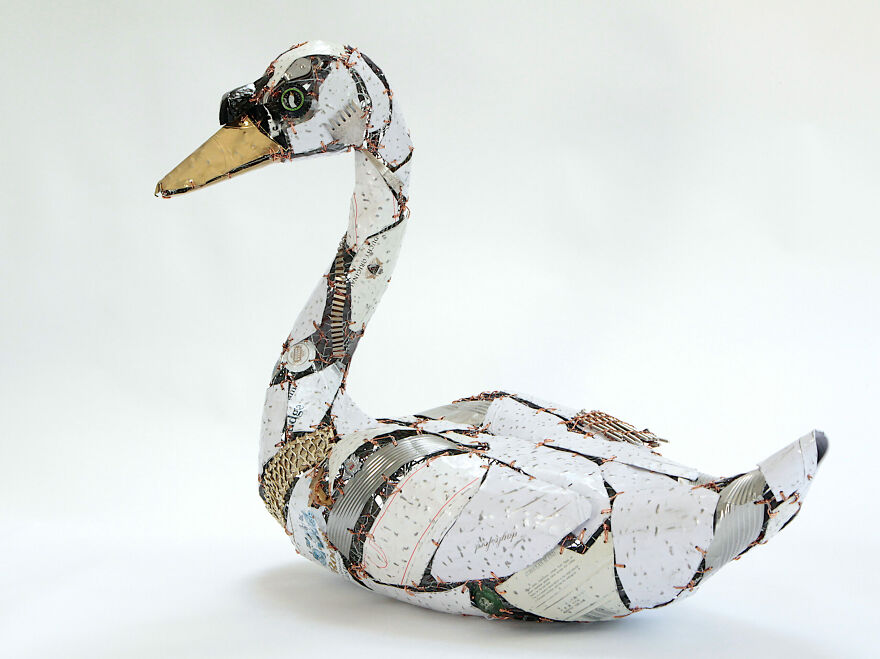 Recycled-Materials-Animal-Sculptures-Metal-Fabric-Barbara-Franc