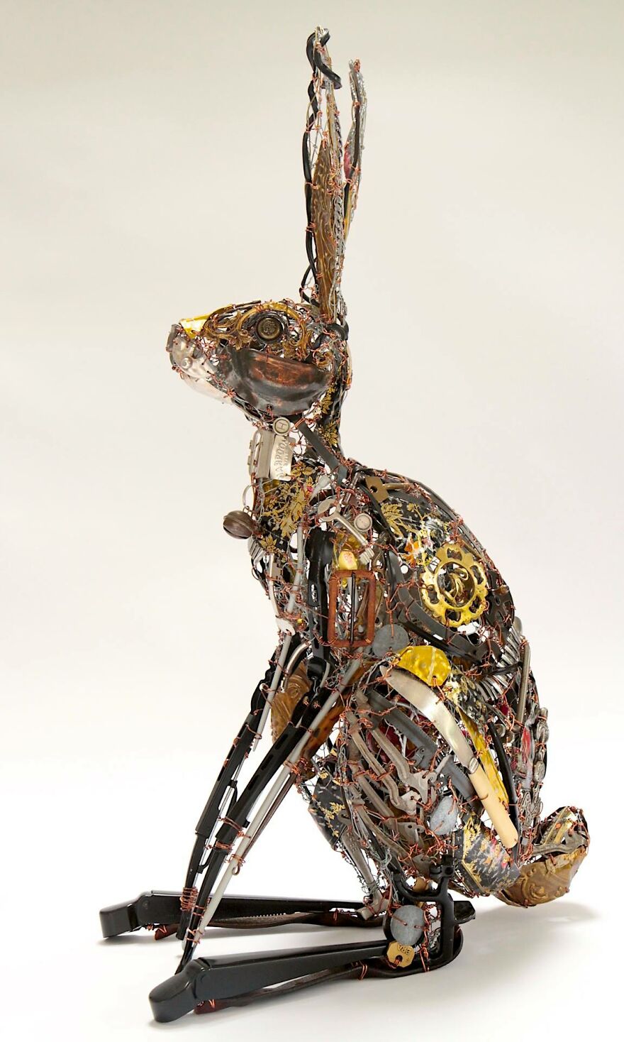 Recycled-Materials-Animal-Sculptures-Metal-Fabric-Barbara-Franc