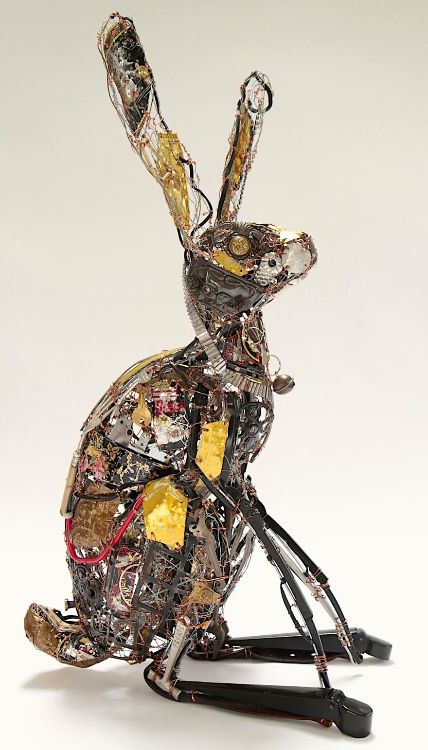 Recycled-Materials-Animal-Sculptures-Metal-Fabric-Barbara-Franc