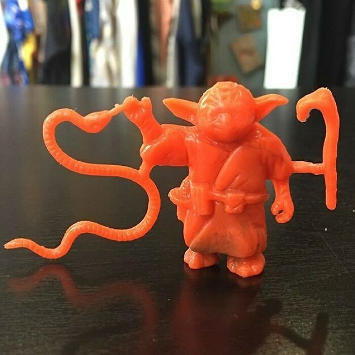 Build Your Own Snake Charming Yoda.
📷: @toydejour