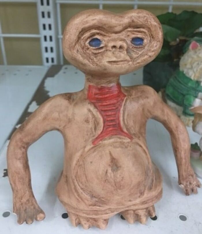 Enter Caption
📷: @thriftstoreart