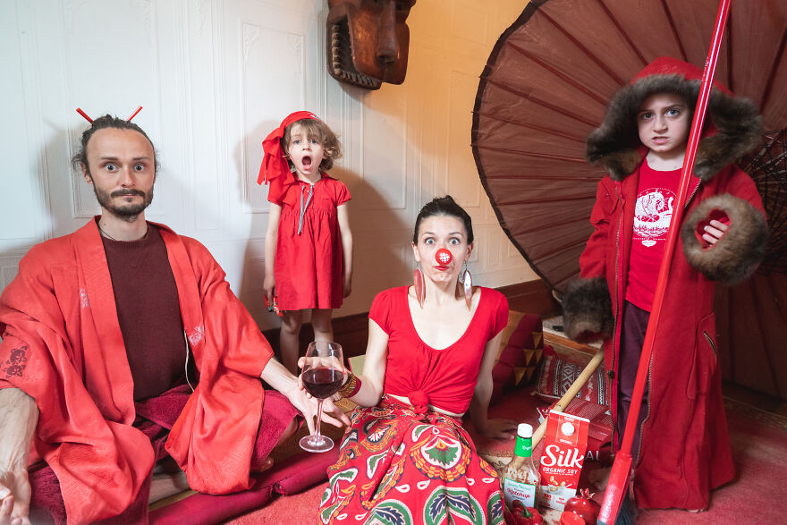 We Traveled The World In This Color-Themed Photoshoot While Being Stuck In Quarantine (9 Pics) We Traveled The World In This Color-Themed Photoshoot While Being Stuck In Quarantine (9 Pics)