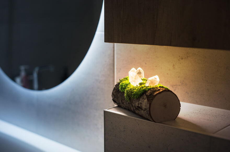 We Craft Unique Night Lamps From Glowing Crystals On Mossy Logs (23 Pics) We Craft Unique Night Lamps From Glowing Crystals On Mossy Logs (23 Pics)