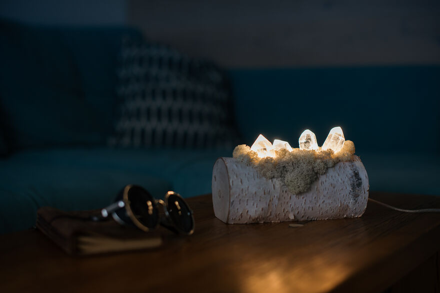 We Craft Unique Night Lamps From Glowing Crystals On Mossy Logs (23 Pics) We Craft Unique Night Lamps From Glowing Crystals On Mossy Logs (23 Pics)