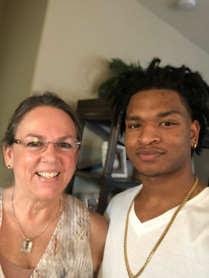 Remember The Grandma Who Accidentally Texted A Teen Inviting Him To Thanksgiving? They Reunite For The 5th Time, This Year Honoring Her Late Husband Remember The Grandma Who Accidentally Texted A Teen Inviting Him To Thanksgiving? They Reunite For The 5th Time, This Year Honoring Her Late Husband