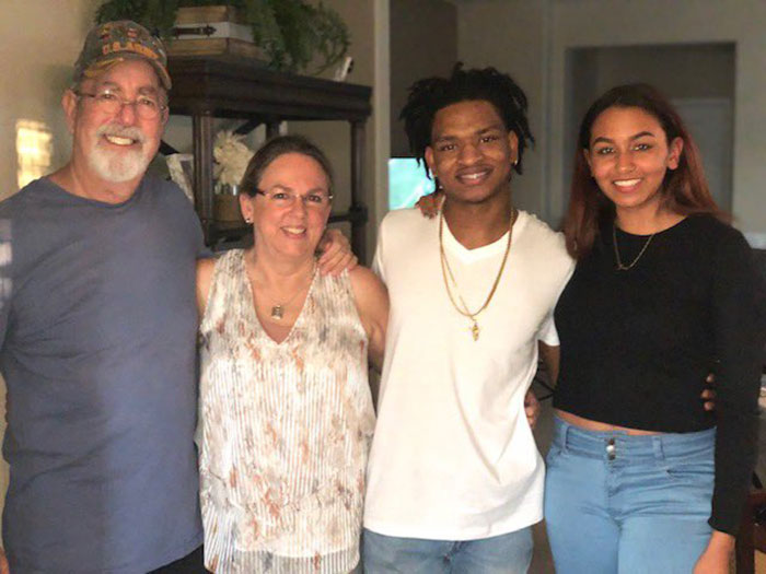 Remember The Grandma Who Accidentally Texted A Teen Inviting Him To Thanksgiving? They Reunite For The 5th Time, This Year Honoring Her Late Husband Remember The Grandma Who Accidentally Texted A Teen Inviting Him To Thanksgiving? They Reunite For The 5th Time, This Year Honoring Her Late Husband