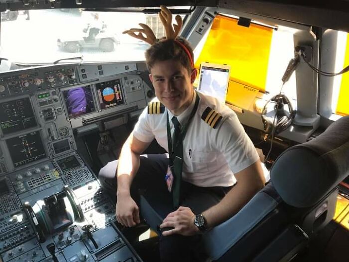 Many People Relate To This Russian Pilot Who Had To Switch His Career To Become A Food Delivery Driver Many People Relate To This Russian Pilot Who Had To Switch His Career To Become A Food Delivery Driver