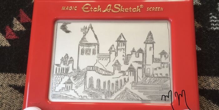 I Can Draw On The Etch-A-Sketch Better Than I Can On Paper (19 Pics)