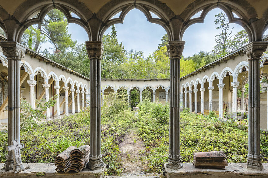 Sweetheart, Let’s See Who’s Watering You / 15th, 16th, And 19th-Century Cloister, Occitanie Region