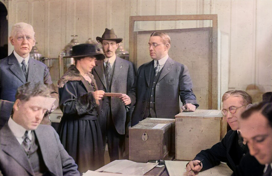 10 Election Pictures That Show How Little Has Changed In 100 Years 10 Election Pictures That Show How Little Has Changed In 100 Years