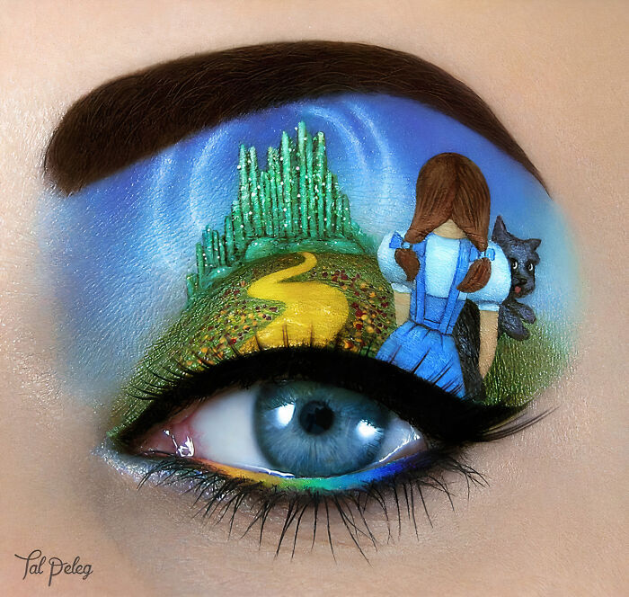 Makeup Artist Uses Her Eyes As A Canvas Creating Stunning Art