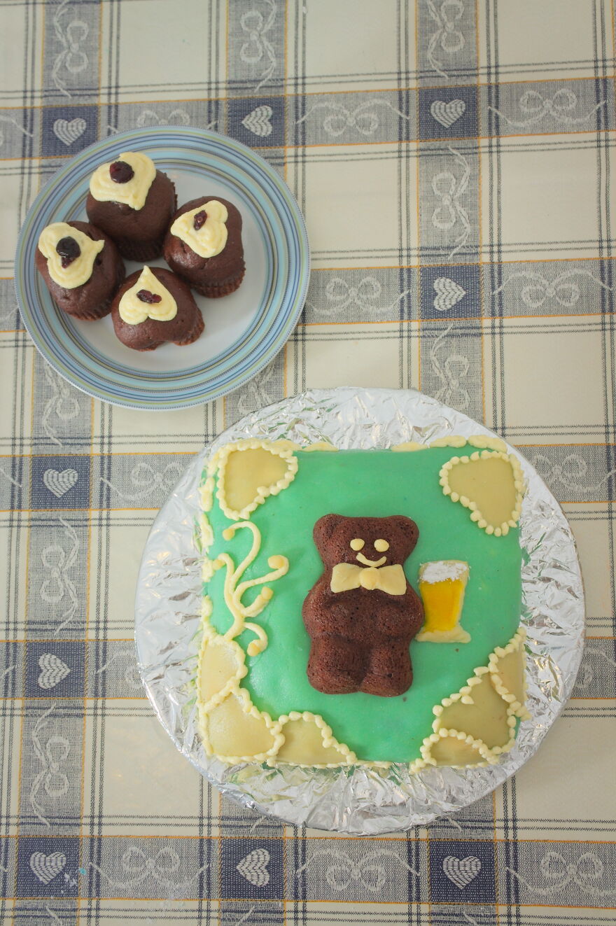 2013, One Of The First Shaped Cakes