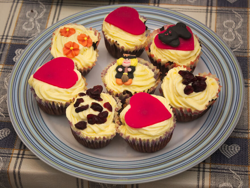 2015, Simply Decorated Cupcakes