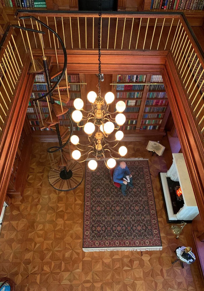 Take A Look At This Masterfully Crafted Dollhouse That Costs A Fortune (15 Pics) Take A Look At This Masterfully Crafted Dollhouse That Costs A Fortune (15 Pics)