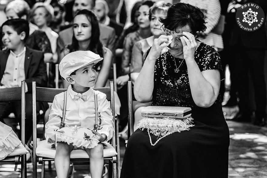 Sweet Moment Captured By Roberto Abril