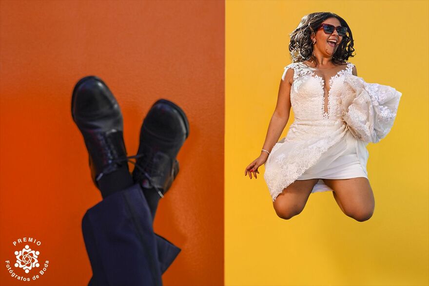 We Love The Colors Of This Posed Portrait Of The Bride And The Groom By Davü Novoa