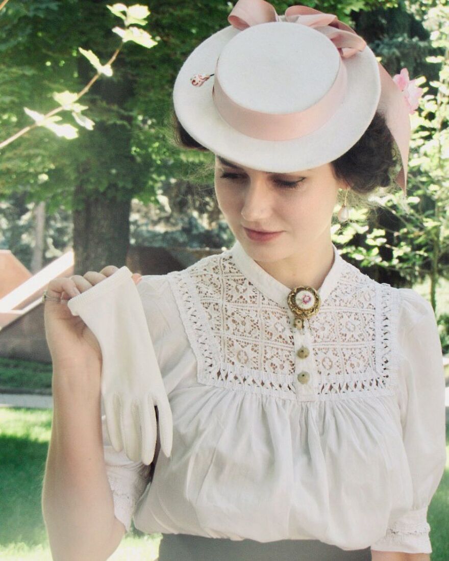 Woman-Dresses-19th-Century-Fashion-Vintage-Clothes-Mila-Povoroznyuk-Your-Sunny-Flowers