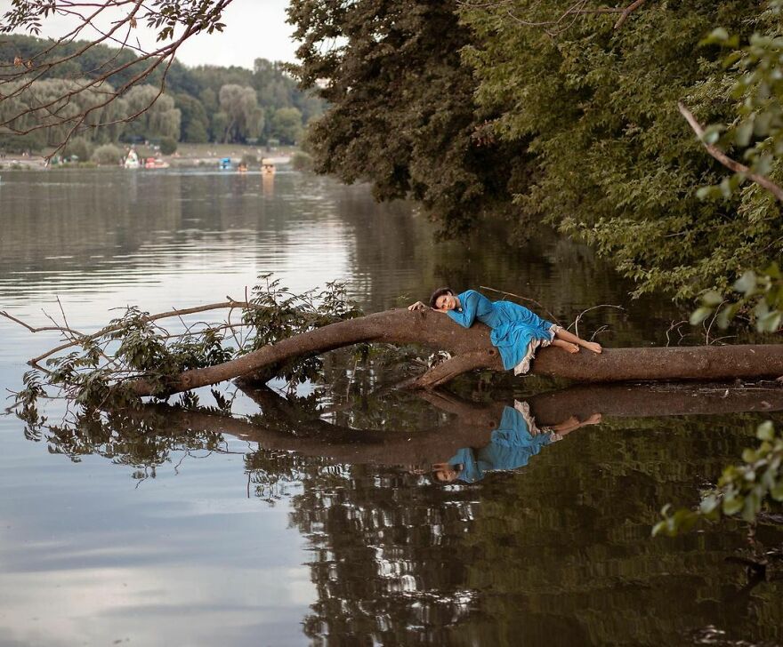 Woman-Dresses-19th-Century-Fashion-Vintage-Clothes-Mila-Povoroznyuk-Your-Sunny-Flowers