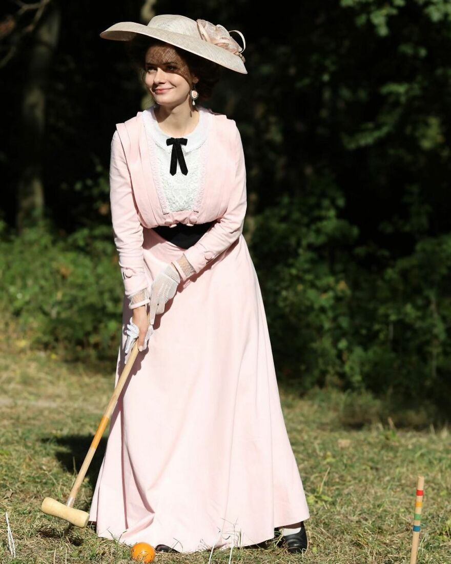 Woman-Dresses-19th-Century-Fashion-Vintage-Clothes-Mila-Povoroznyuk-Your-Sunny-Flowers