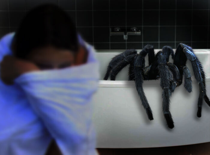 What Would Happen If Giant People "Invaded" Our Cities? Digital Artists Bring That Answer