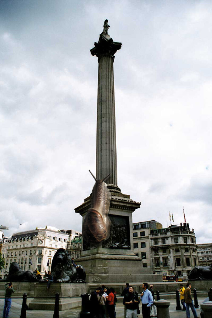 What Would Happen If Giant People "Invaded" Our Cities? Digital Artists Bring That Answer